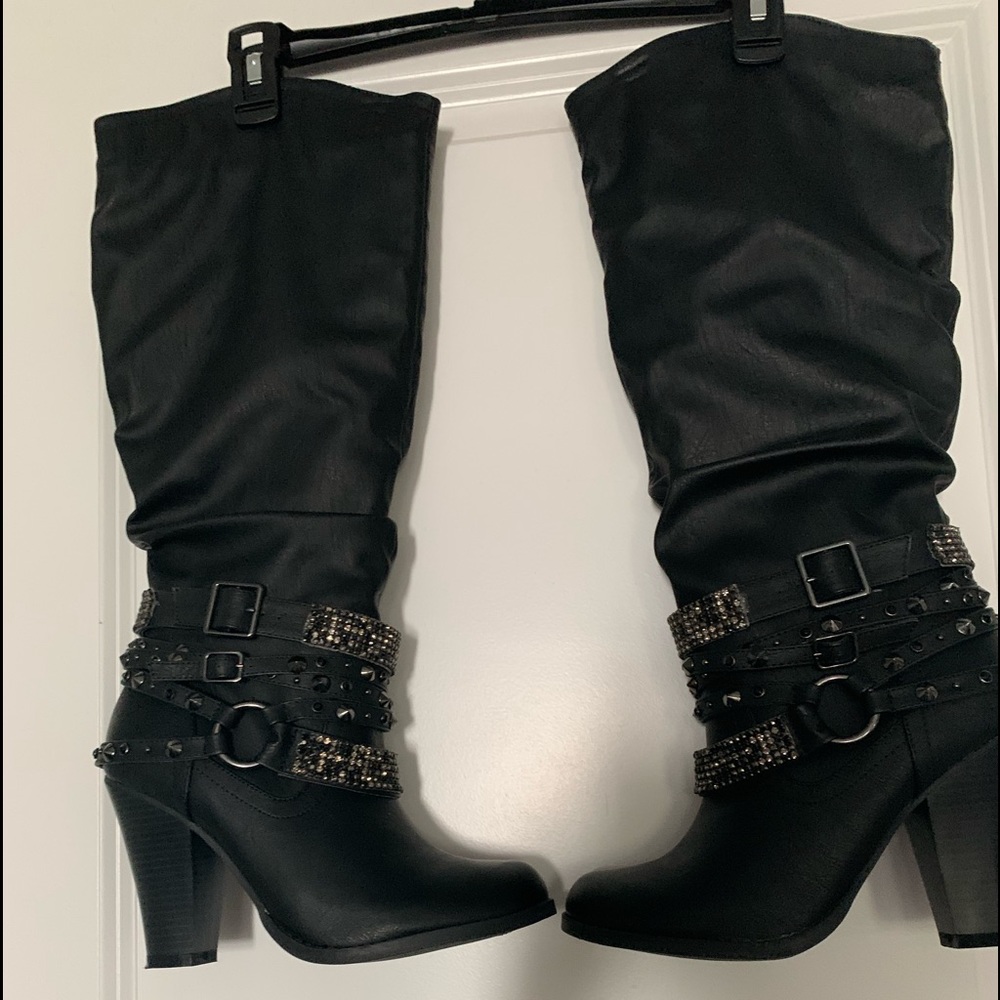 Venus Knee High Black Boots